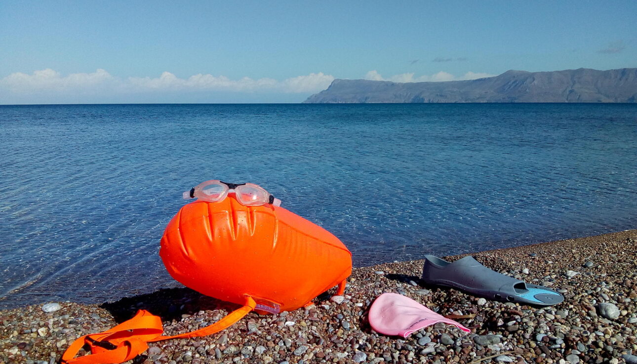 Winter sea swimming in Kissamos bay