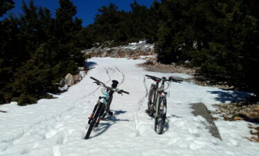 Ebike Omalos in the Snow