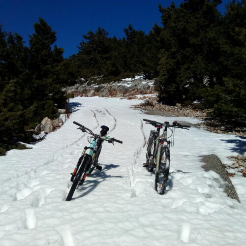 Ebike Omalos in the Snow